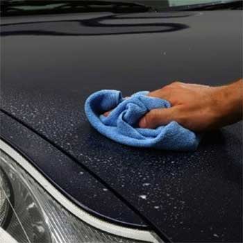 Cleaning Hood of Car with 3D Waterless Wash